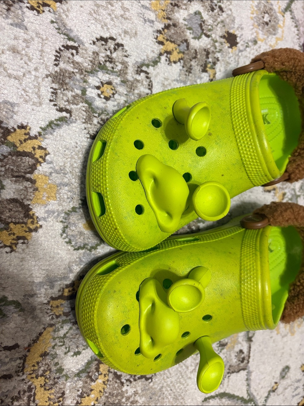 Shrek' Green Plush-Lined Clogs - Picture 2 of 3
